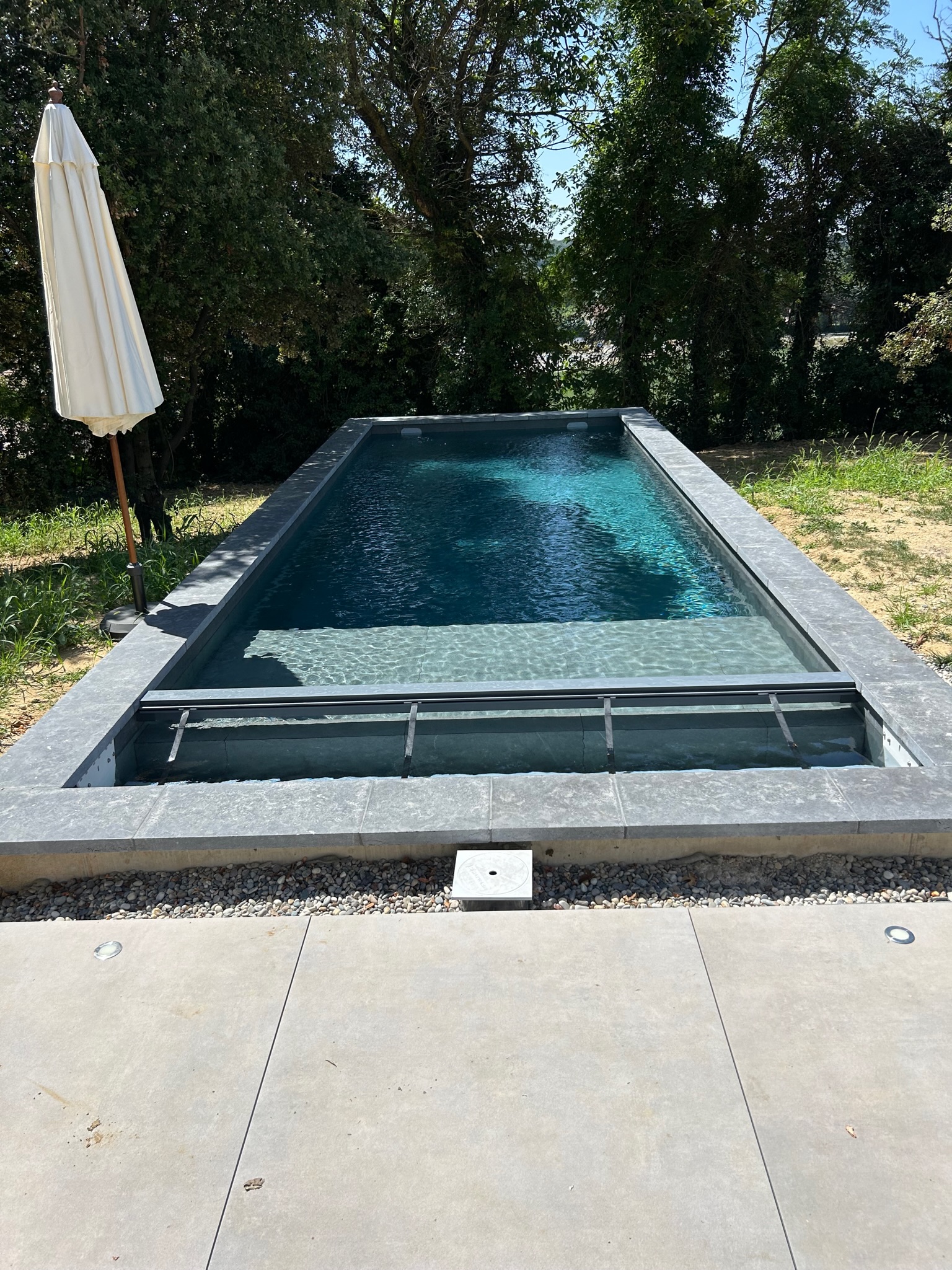 Piscine carrelé volet roulant immergé - Montboucher sur Jabron